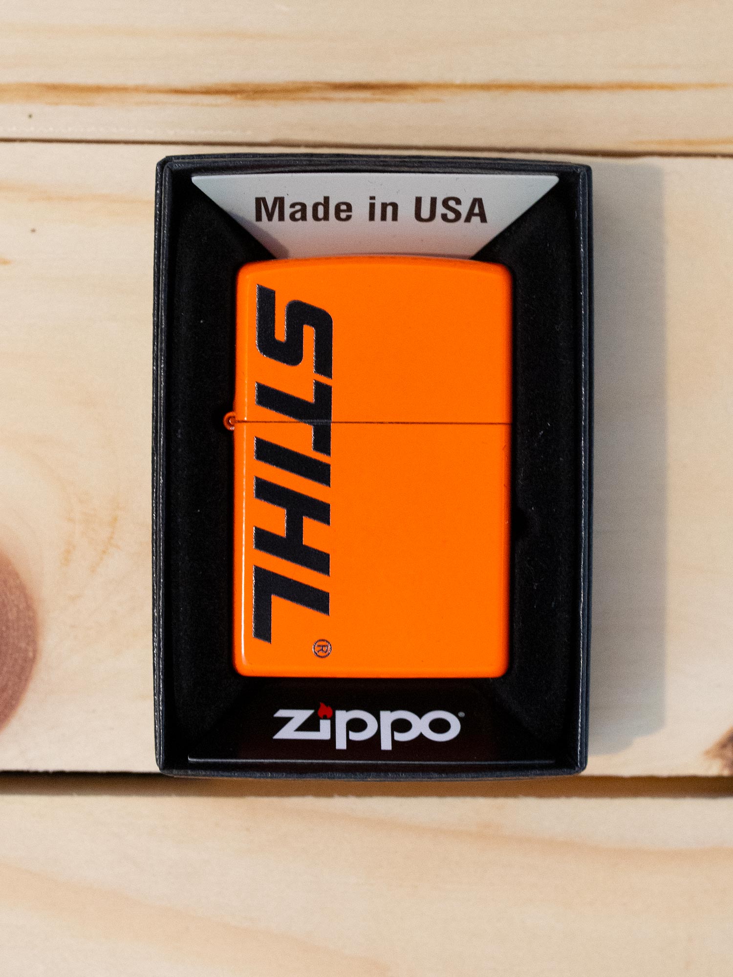 Briquet Zippo orange